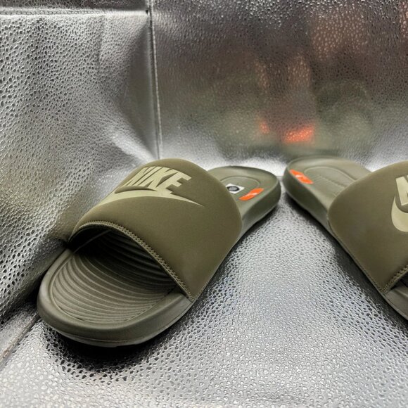 Size 11 Nike Victori One Womens Army Green Slip On Slide Sandals FQ7416-200 - Picture 4 of 10